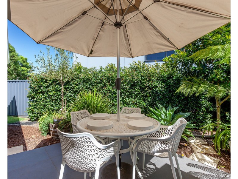 227 New England Highway, Harlaxton QLD 4350