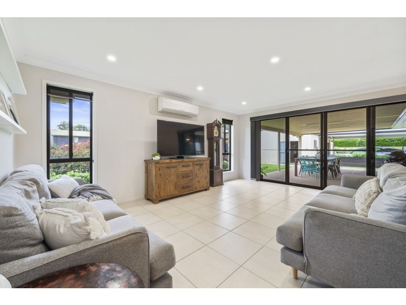 6 Mocatta Street, Goombungee QLD 4354