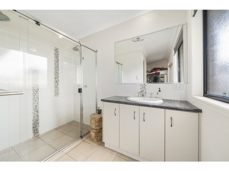 6 Mocatta Street, Goombungee QLD 4354