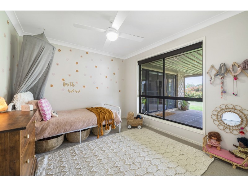 6 Mocatta Street, Goombungee QLD 4354