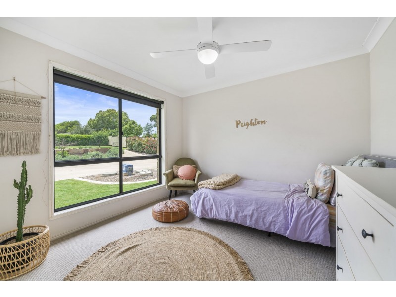 6 Mocatta Street, Goombungee QLD 4354