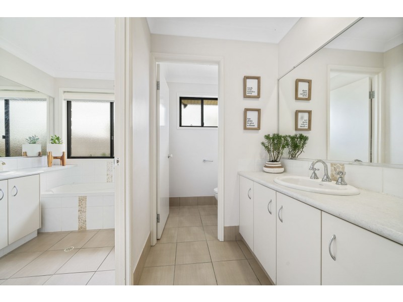 6 Mocatta Street, Goombungee QLD 4354