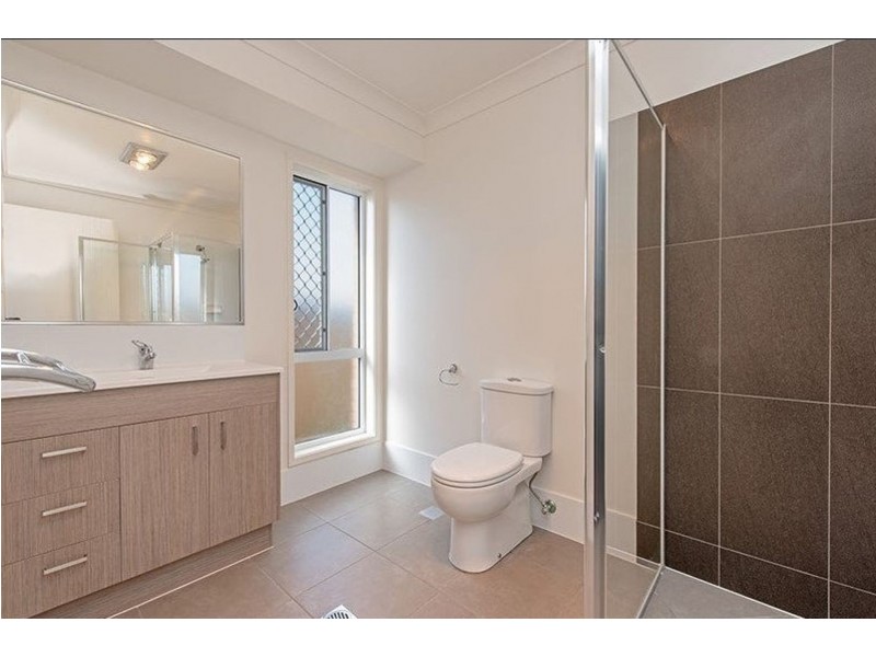 32 Parkview Drive, Glenvale QLD 4350