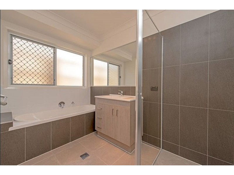 32 Parkview Drive, Glenvale QLD 4350