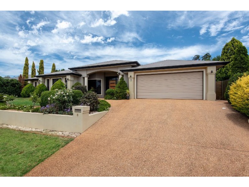 8 Howard Street, Middle Ridge QLD 4350