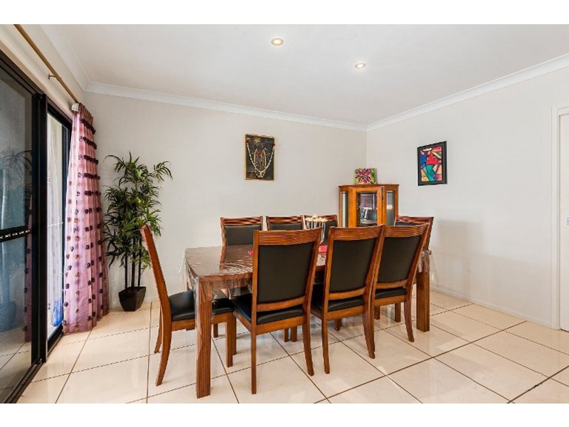 8 Howard Street, Middle Ridge QLD 4350