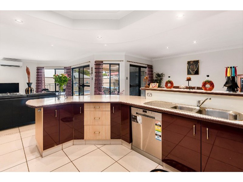 8 Howard Street, Middle Ridge QLD 4350