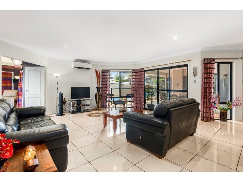 8 Howard Street, Middle Ridge QLD 4350