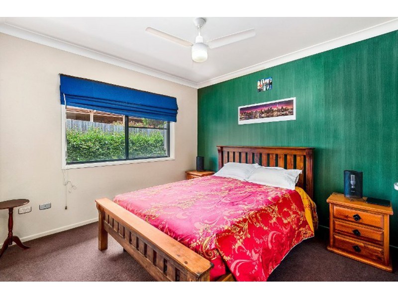 8 Howard Street, Middle Ridge QLD 4350