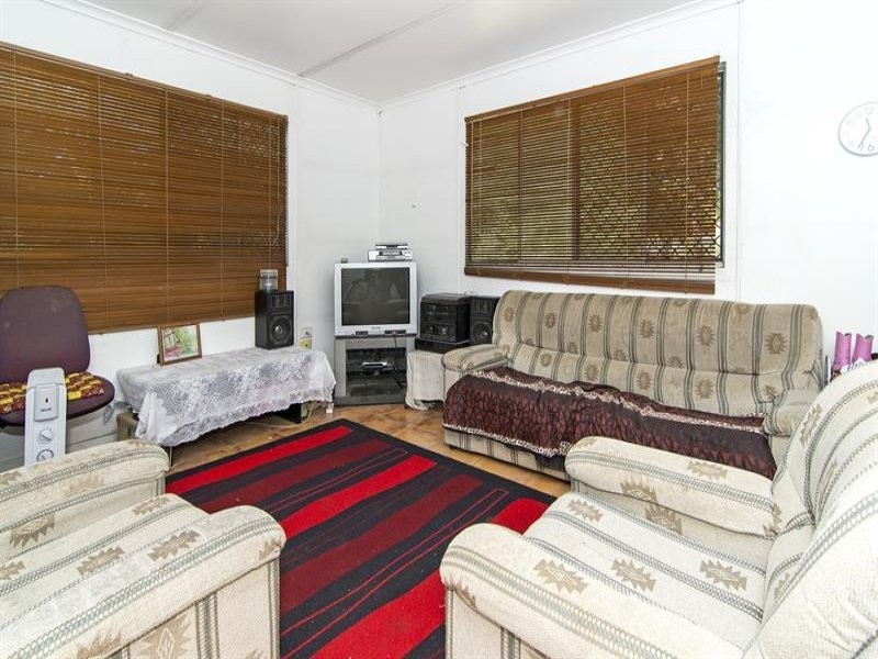1 Swallow Court, Newtown QLD 4350