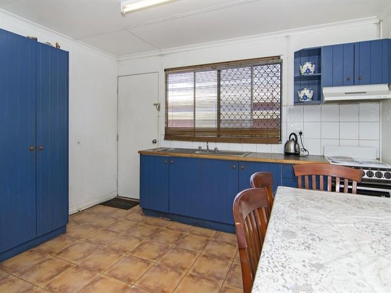 1 Swallow Court, Newtown QLD 4350