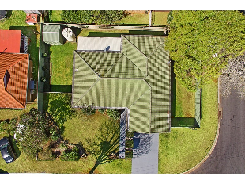 8 Jasmine Court, Centenary Heights QLD 4350