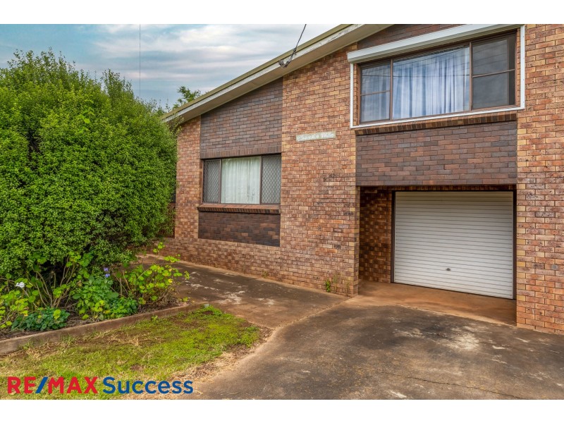 1/1 Gloucester Crescent, Darling Heights QLD 4350