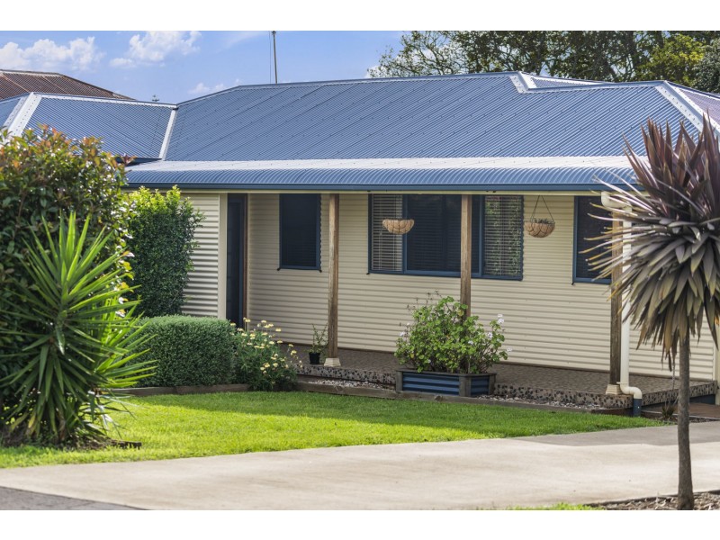 19 Kenilworth Street, North Toowoomba QLD 4350