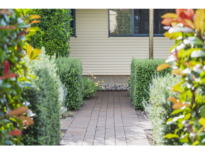 19 Kenilworth Street, North Toowoomba QLD 4350