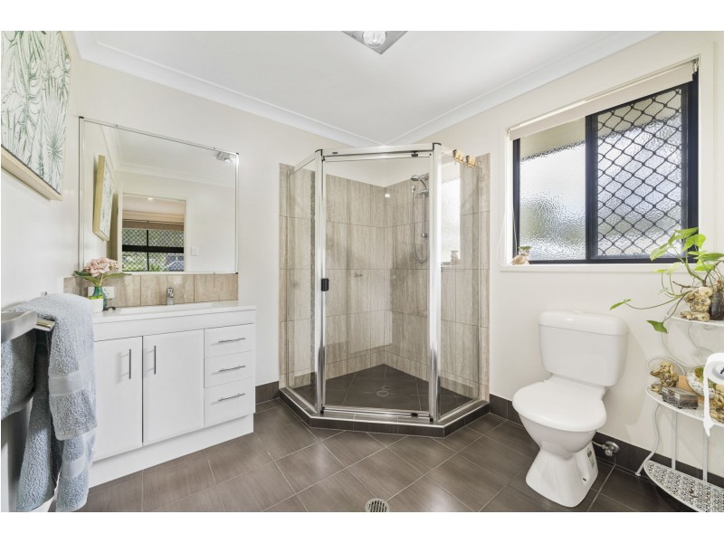 1 Jack Court, Murphys Creek QLD 4352