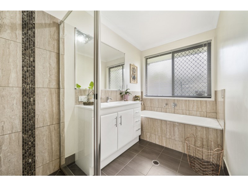 1 Jack Court, Murphys Creek QLD 4352