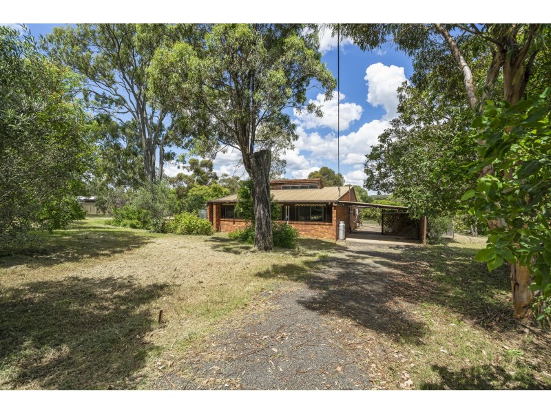 2 Neville Street, Meringandan West QLD 4352