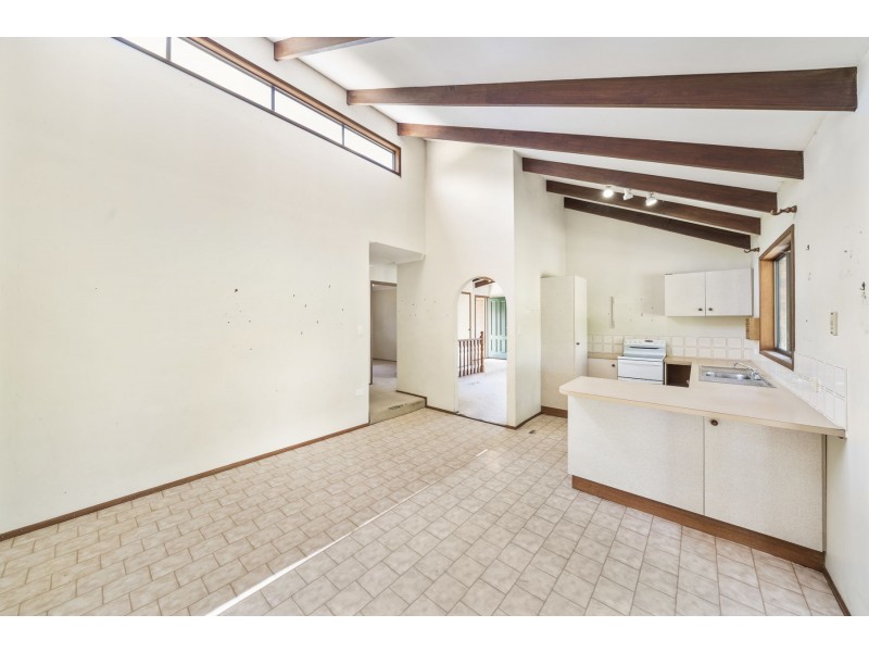 2 Neville Street, Meringandan West QLD 4352