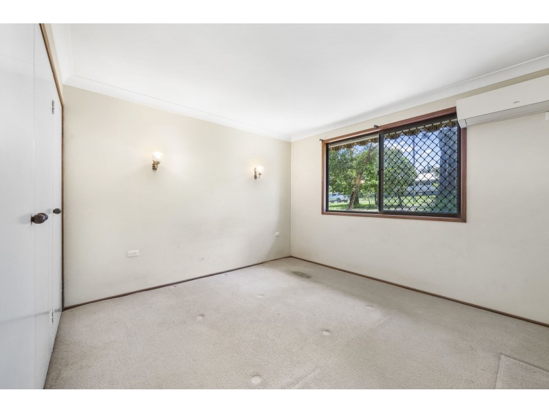 2 Neville Street, Meringandan West QLD 4352