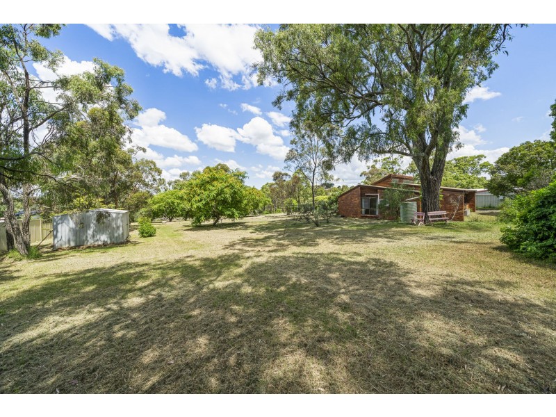 2 Neville Street, Meringandan West QLD 4352