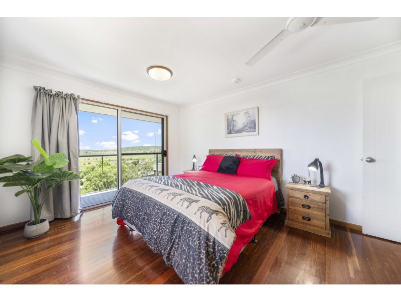 6 Lynda Court, Glencoe QLD 4352