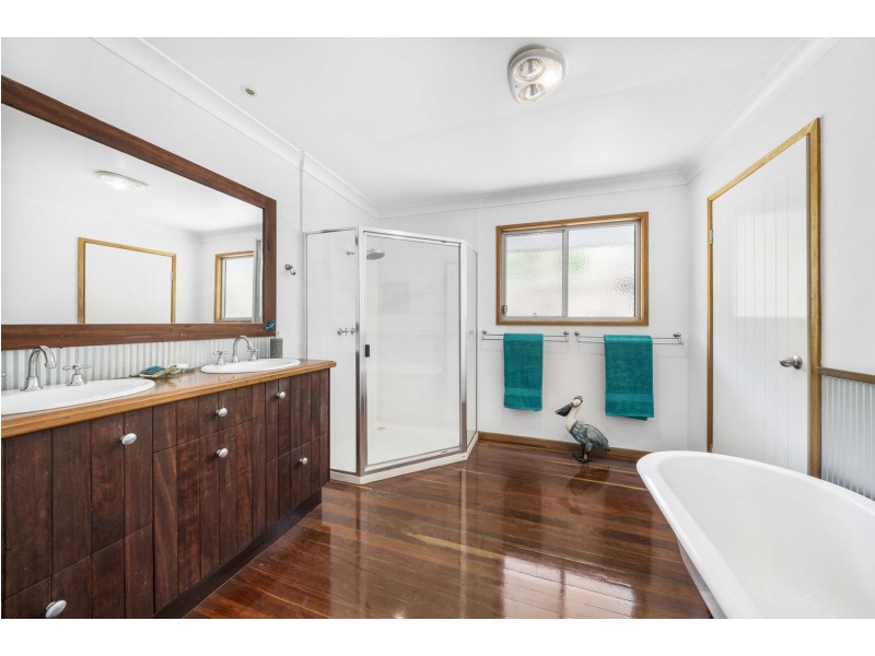 6 Lynda Court, Glencoe QLD 4352