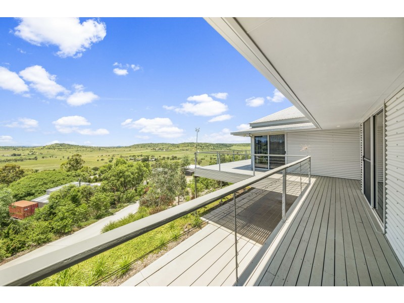 6 Lynda Court, Glencoe QLD 4352