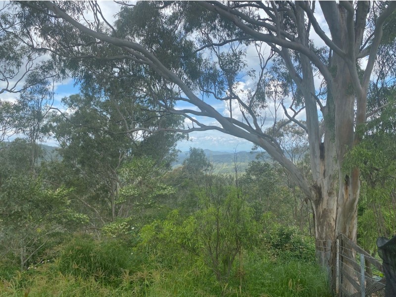 8 Oakhill Place, Preston QLD 4352