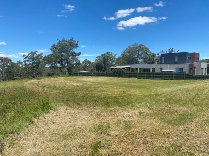 8 Oakhill Place, Preston QLD 4352