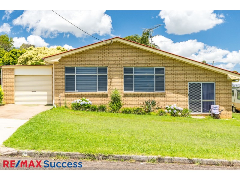 39 Martini Street, Mount Lofty QLD 4350