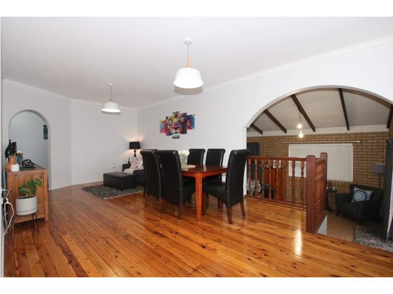 39 Martini Street, Mount Lofty QLD 4350