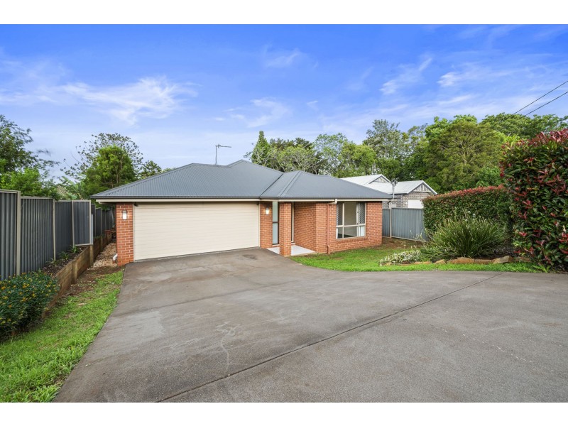 9 Chopin Street, Rockville QLD 4350