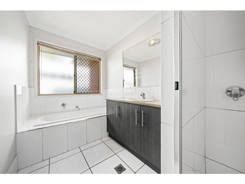 9 Chopin Street, Rockville QLD 4350