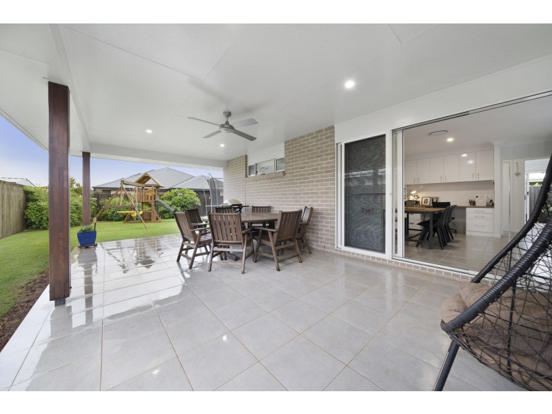 8 Meares Street, Kearneys Spring QLD 4350