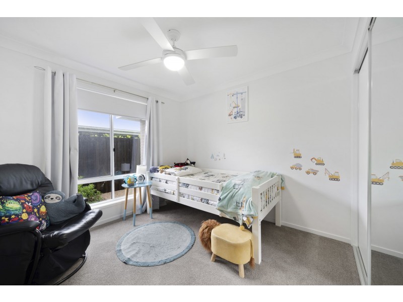 8 Meares Street, Kearneys Spring QLD 4350