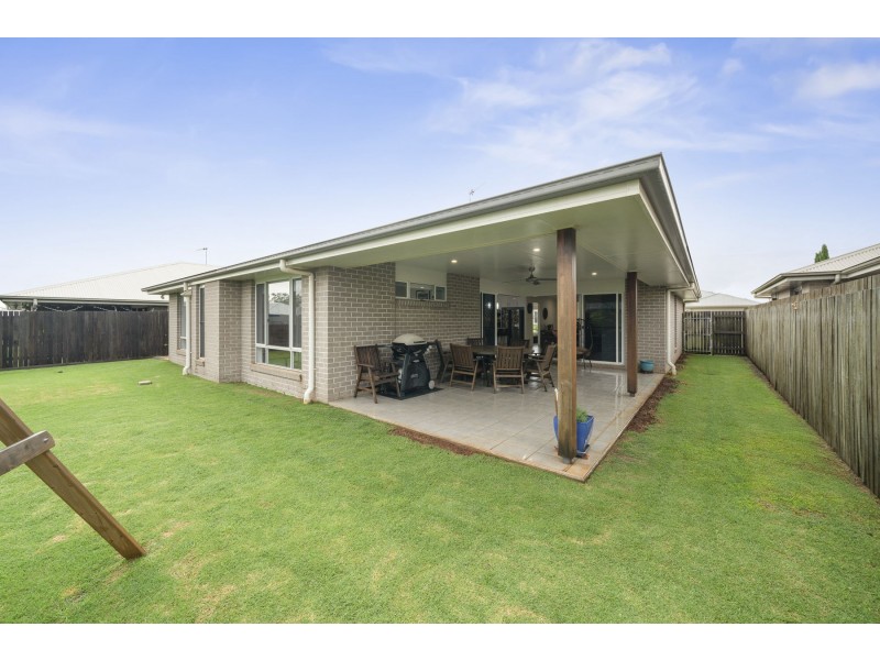 8 Meares Street, Kearneys Spring QLD 4350