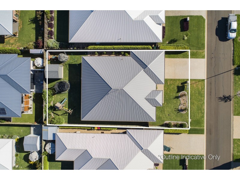 8 Meares Street, Kearneys Spring QLD 4350