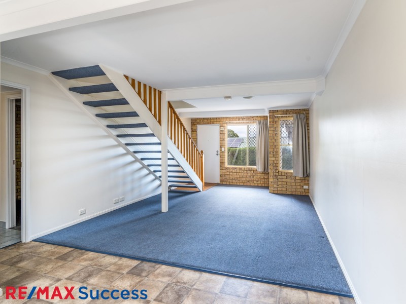 2/212 James Street, South Toowoomba QLD 4350