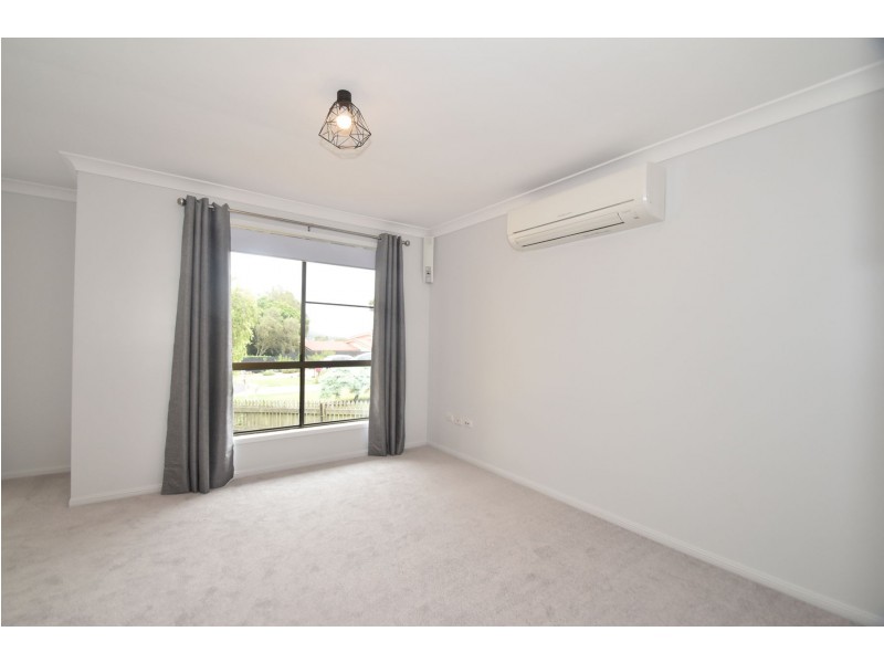 4 Radiata Court, Darling Heights QLD 4350