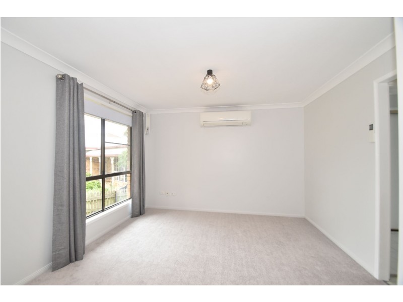 4 Radiata Court, Darling Heights QLD 4350