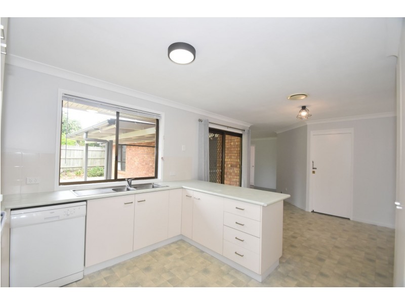 4 Radiata Court, Darling Heights QLD 4350