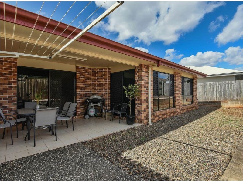 1/16 Village Court, Glenvale QLD 4350