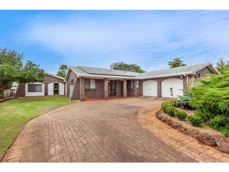 394 Stenner Street, Kearneys Spring QLD 4350