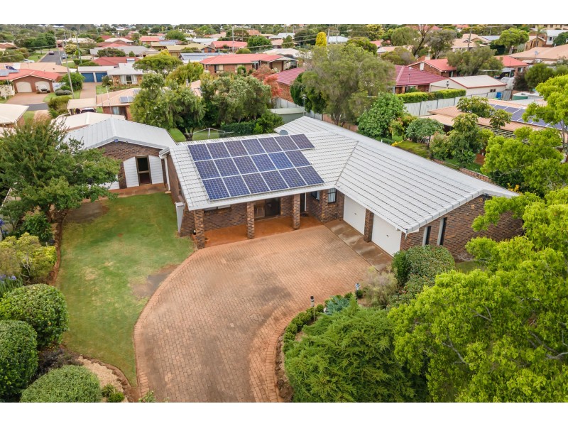 394 Stenner Street, Kearneys Spring QLD 4350