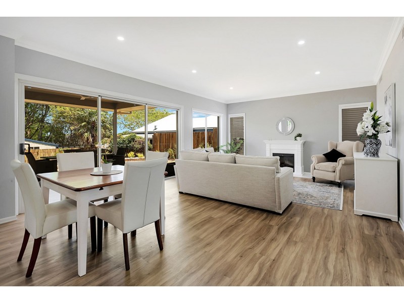 87A Mackenzie Street, Mount Lofty QLD 4350