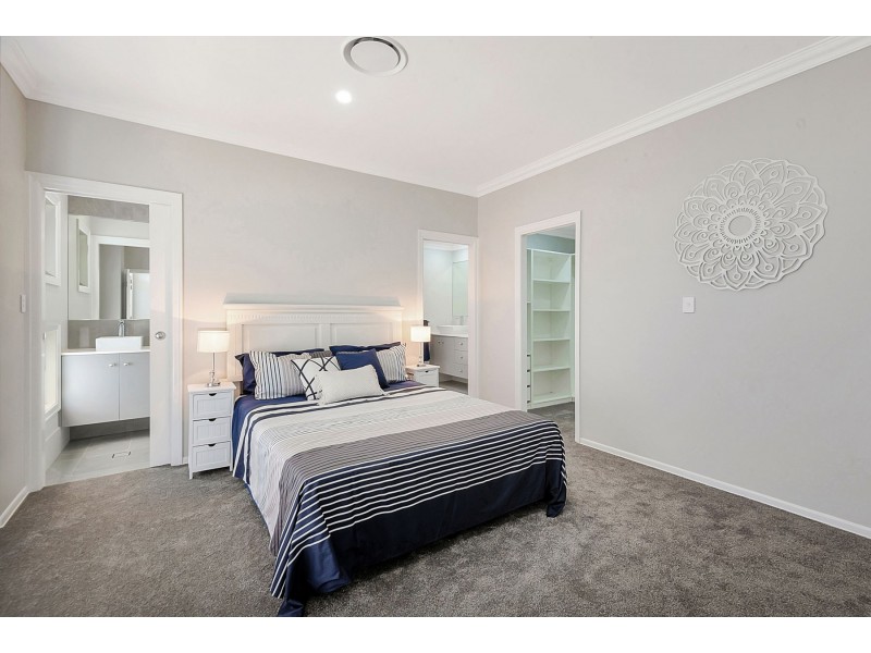 87A Mackenzie Street, Mount Lofty QLD 4350