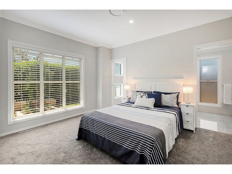 87A Mackenzie Street, Mount Lofty QLD 4350