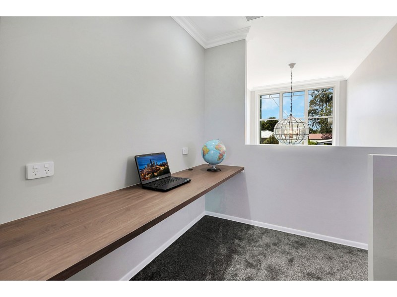 87A Mackenzie Street, Mount Lofty QLD 4350