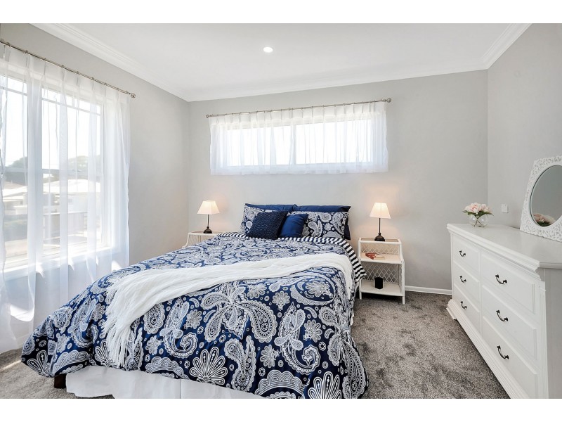 87A Mackenzie Street, Mount Lofty QLD 4350